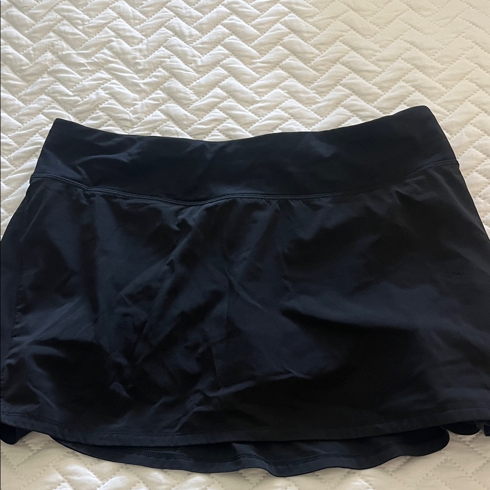 lululemon athletica Black Athletic Skirt with Built in Short Sz 8